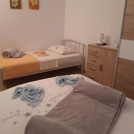 Apartment Perla Pirovac Ngoại thất bức ảnh